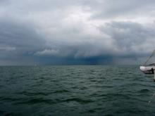 Front op komst, Uisge Beatha, Zeilen, Watersport Front op komst, Uisge Beatha, Zeilen, Watersport