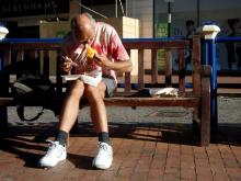 Eastbourne Roy eet Fish & Chips, Uisge Beatha, Zeilen, Watersport Eastbourne Roy eet Fish & Chips, Uisge Beatha, Zeilen, Watersport